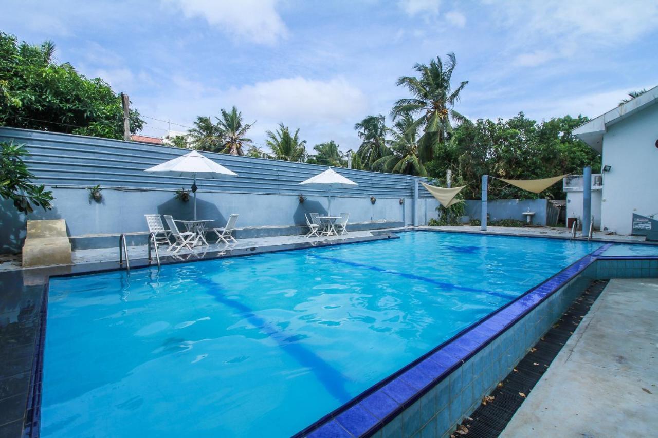 The Kings Bay Hotel Ettukala Exterior photo